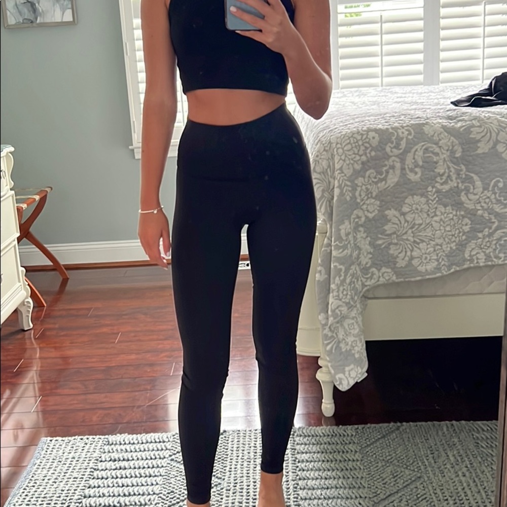 Black Lululemon leggings